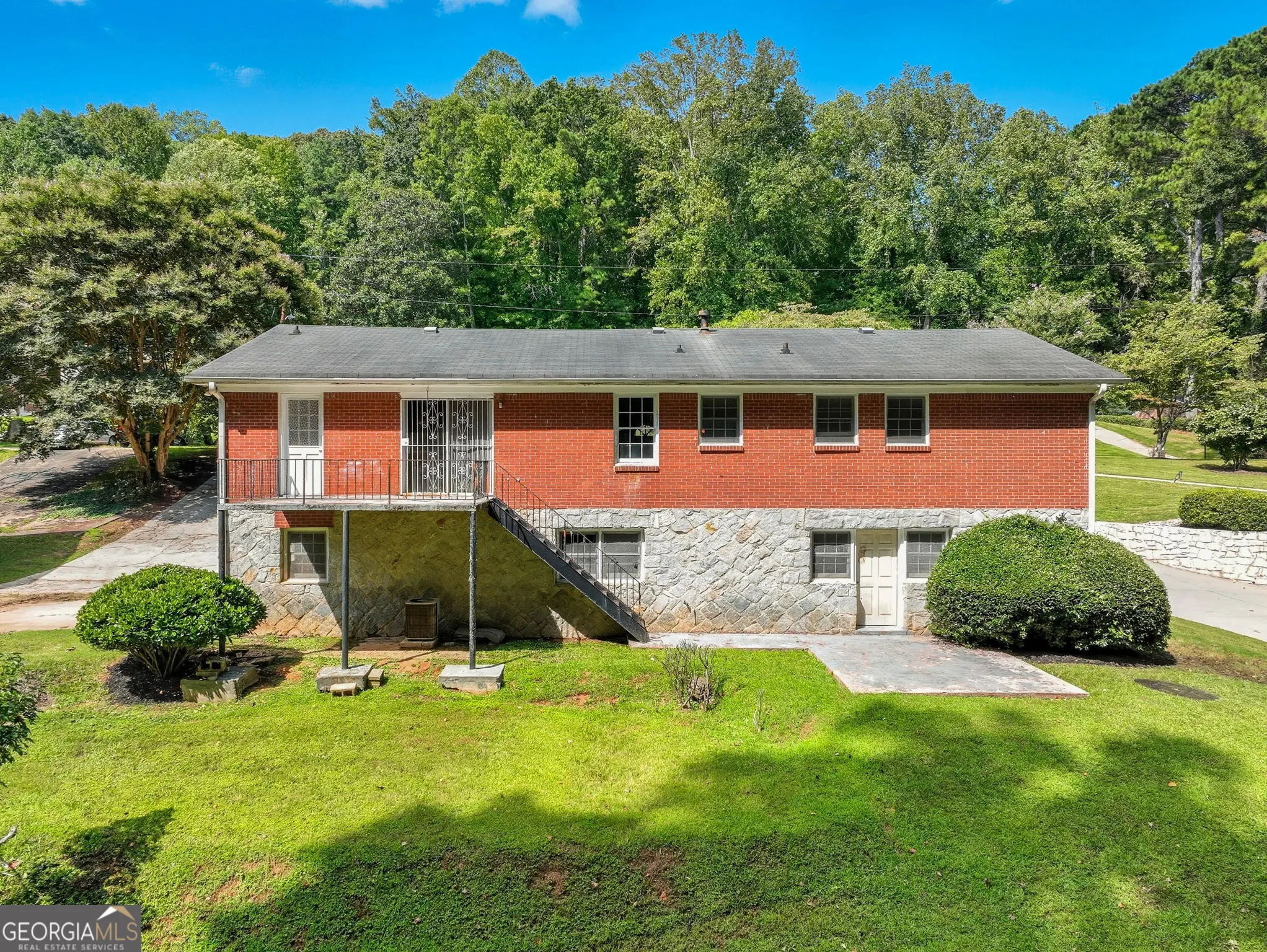 716 Lynn Valley Road SW