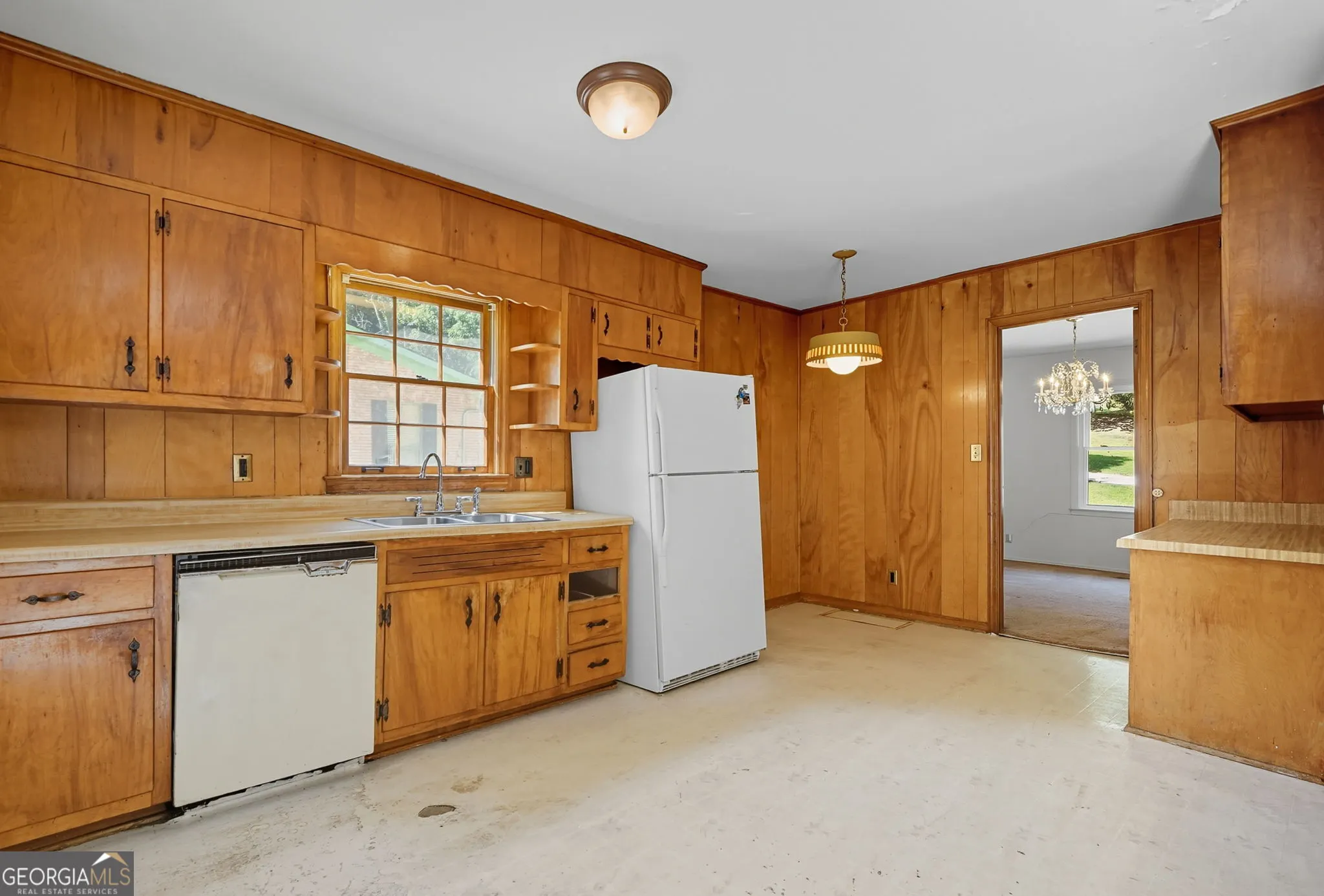 716 Lynn Valley Road SW