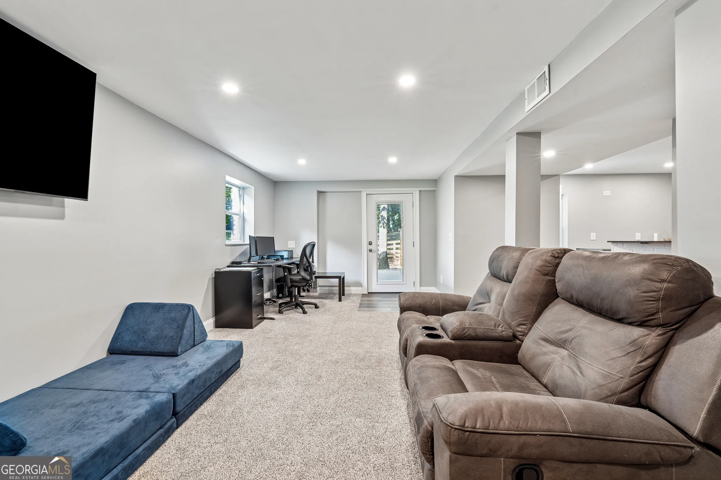2405 VIRGINIA HEIGHTS Drive