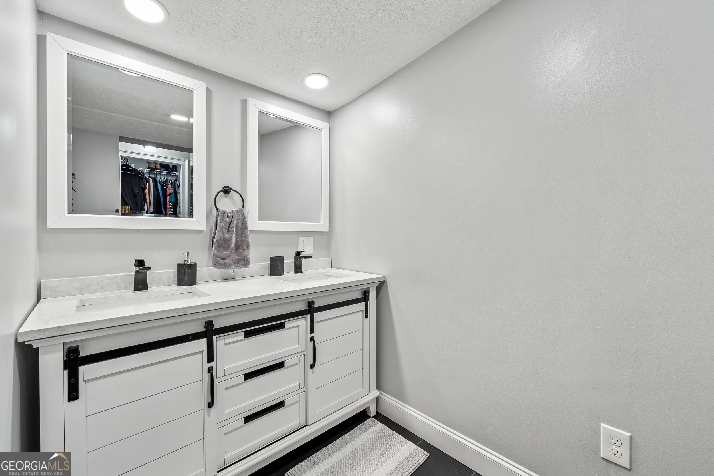 2405 VIRGINIA HEIGHTS Drive