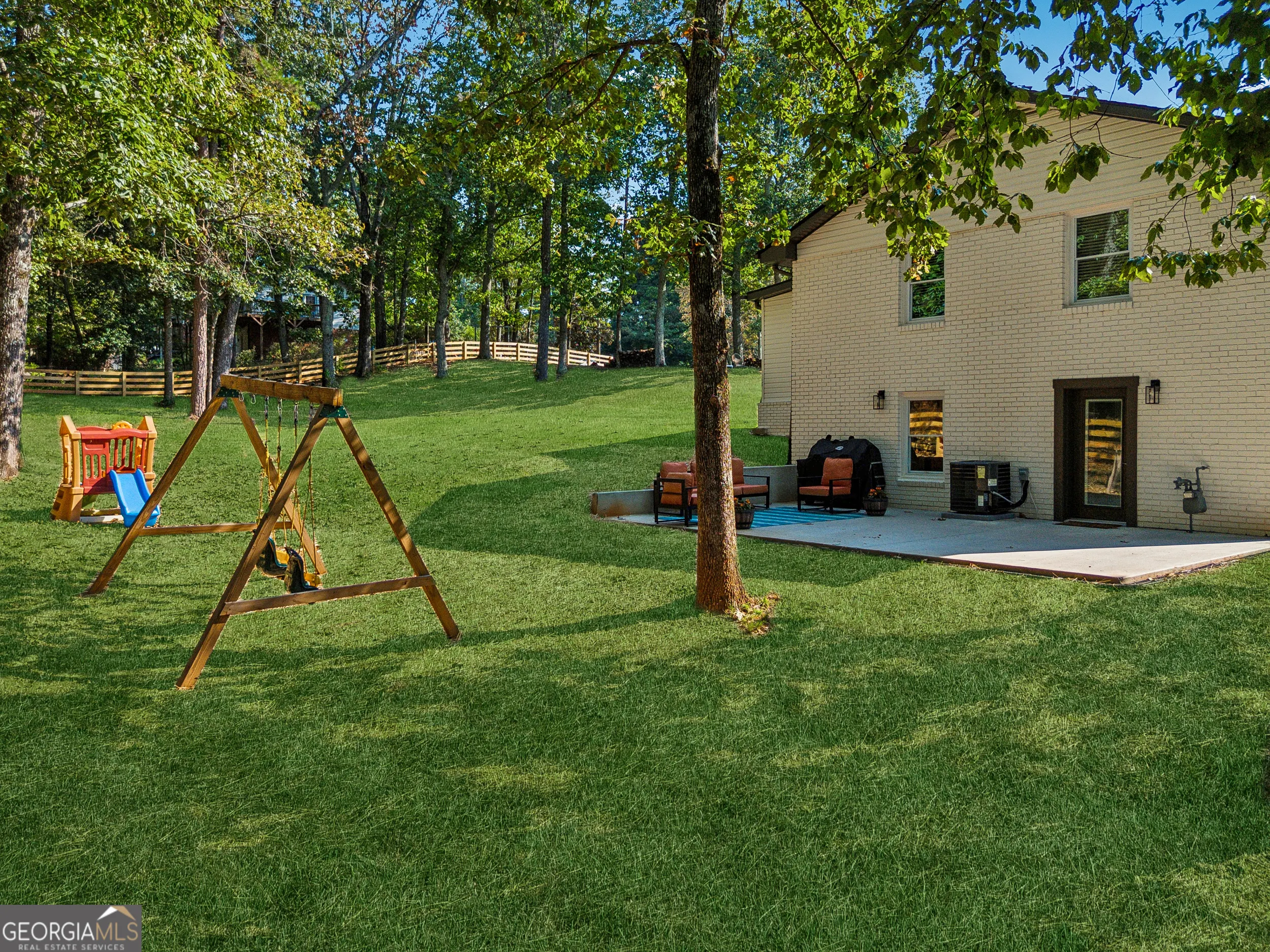 2405 VIRGINIA HEIGHTS Drive