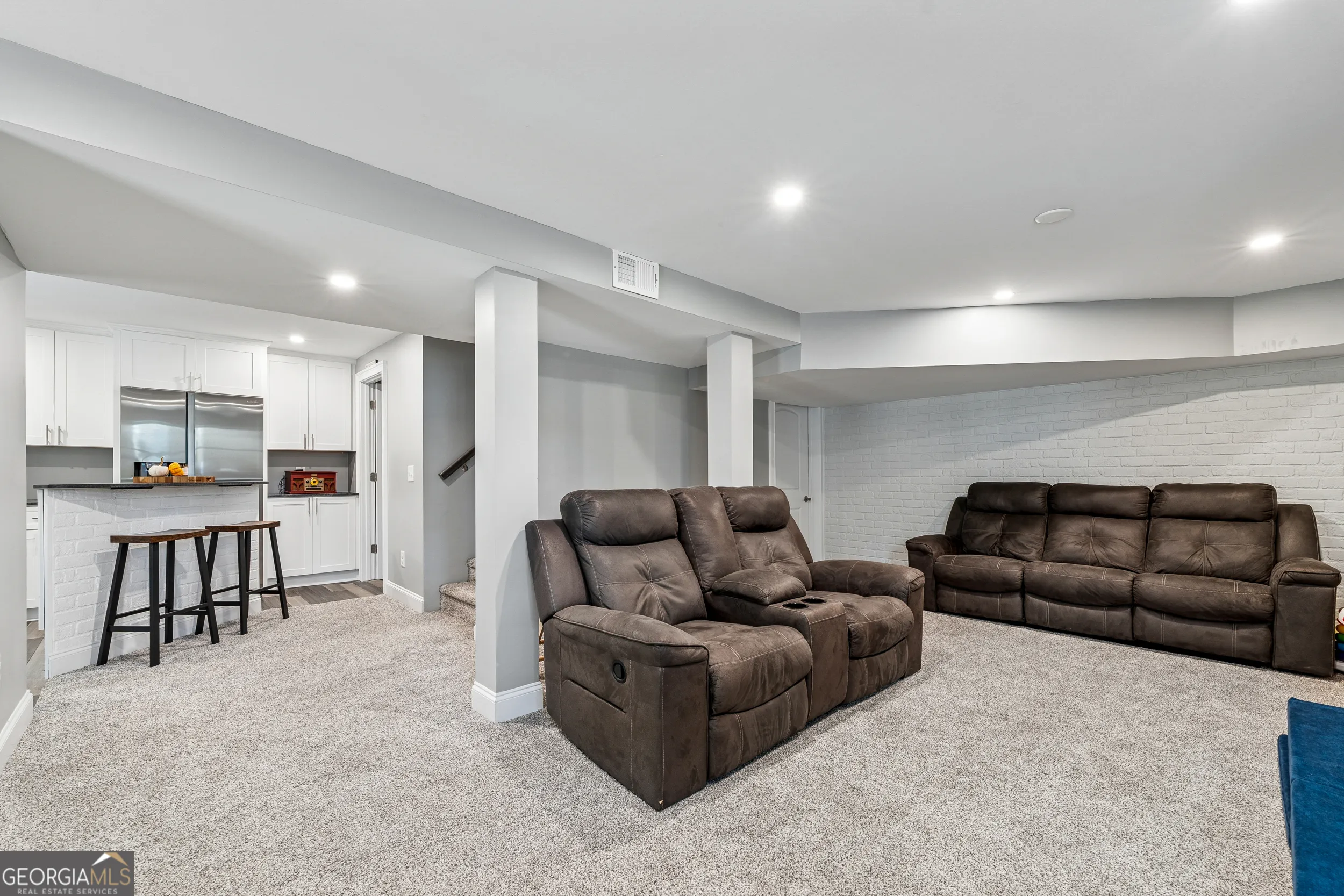 2405 VIRGINIA HEIGHTS Drive
