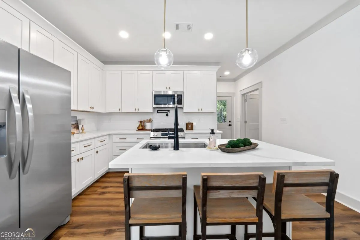 407 Thomas Drive