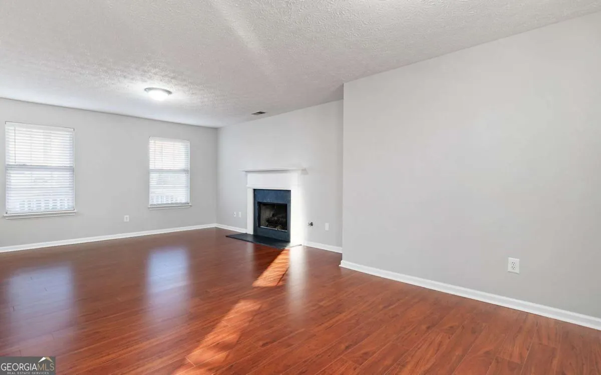 2911 Noah Drive