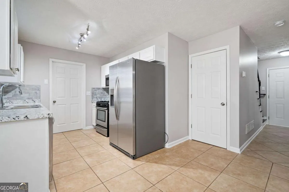 2911 Noah Drive