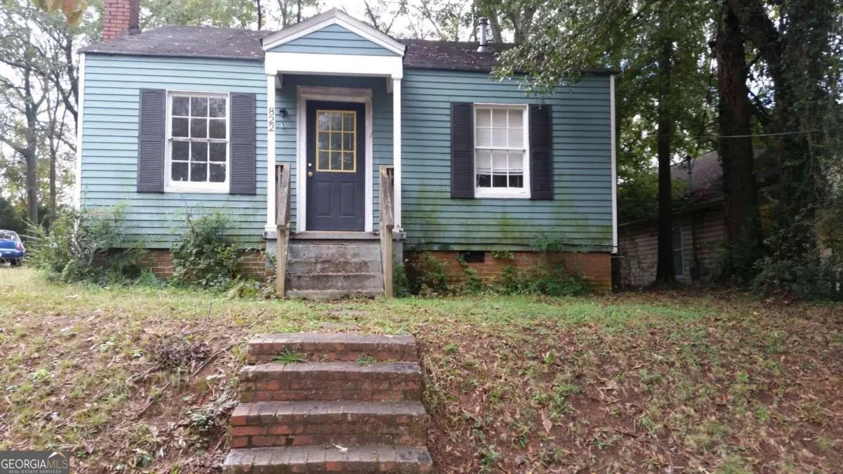 822 W SOLOMON Street