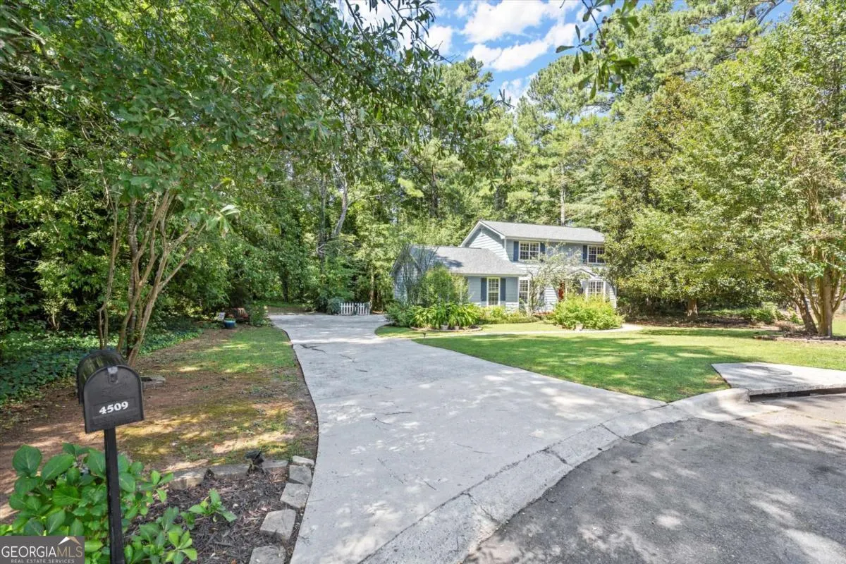 4509 N Bay Court