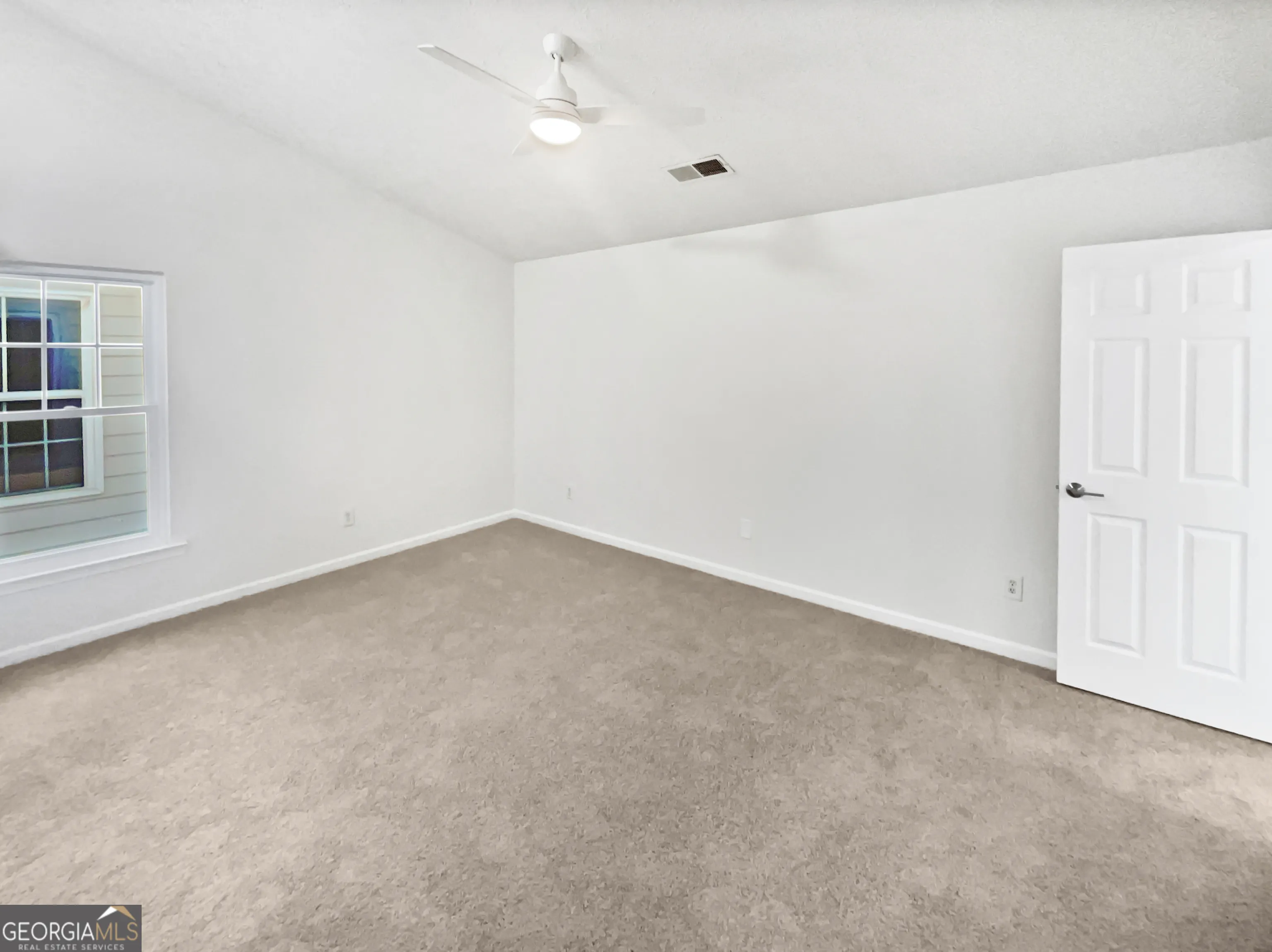 # 71 9562 Lakeview Circle, ## 71