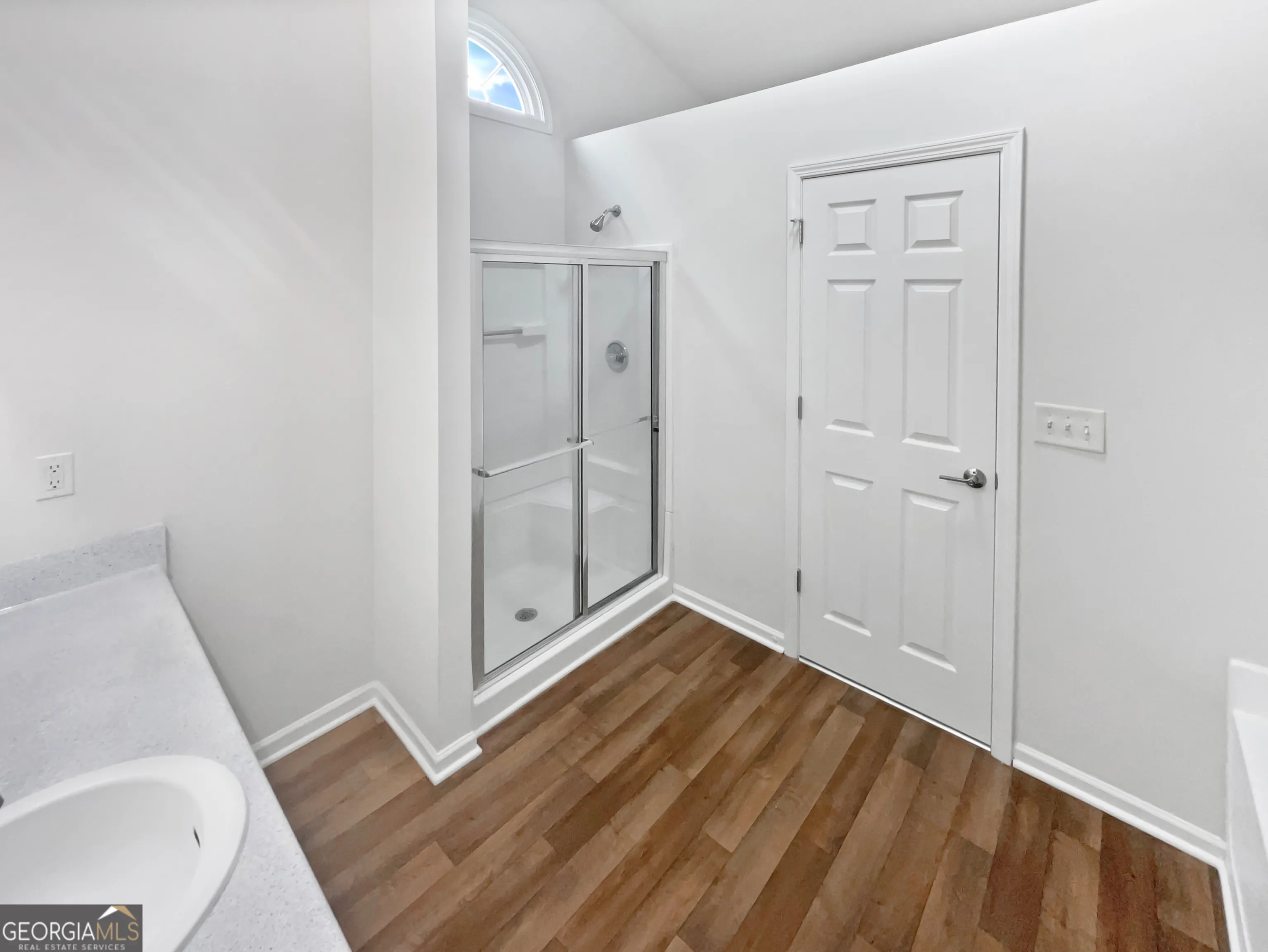 # 71 9562 Lakeview Circle, ## 71