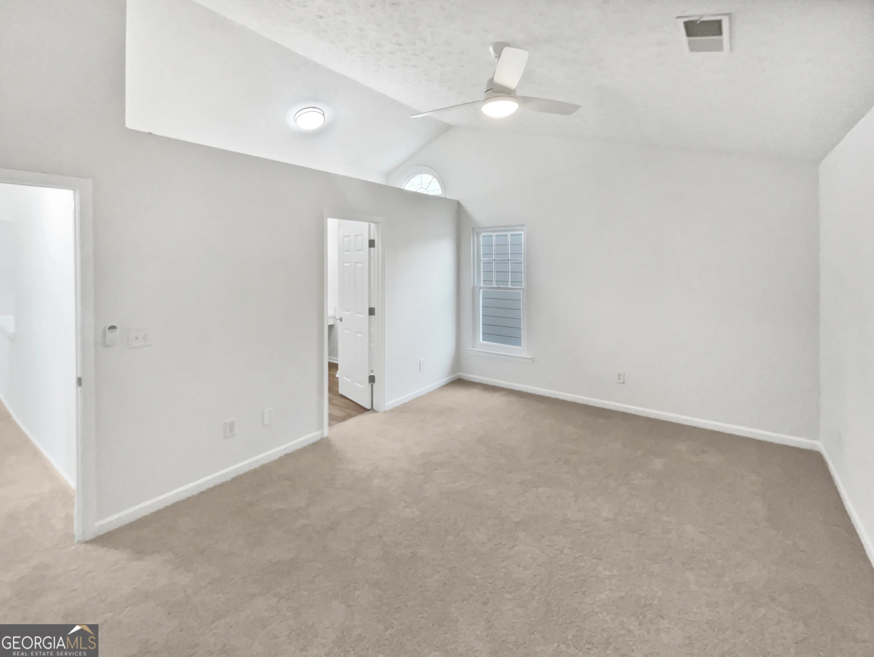 # 71 9562 Lakeview Circle, ## 71