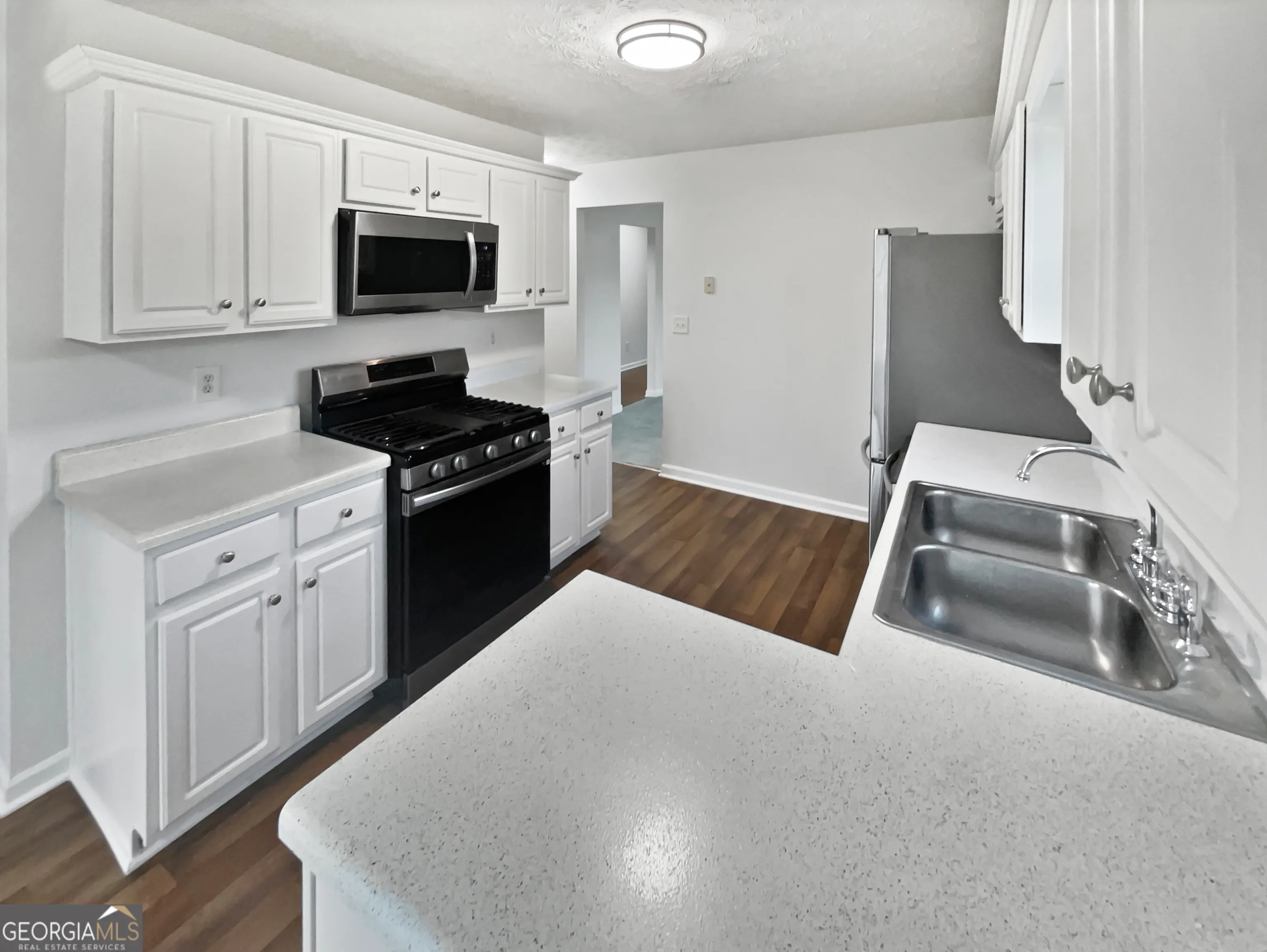 # 71 9562 Lakeview Circle, ## 71