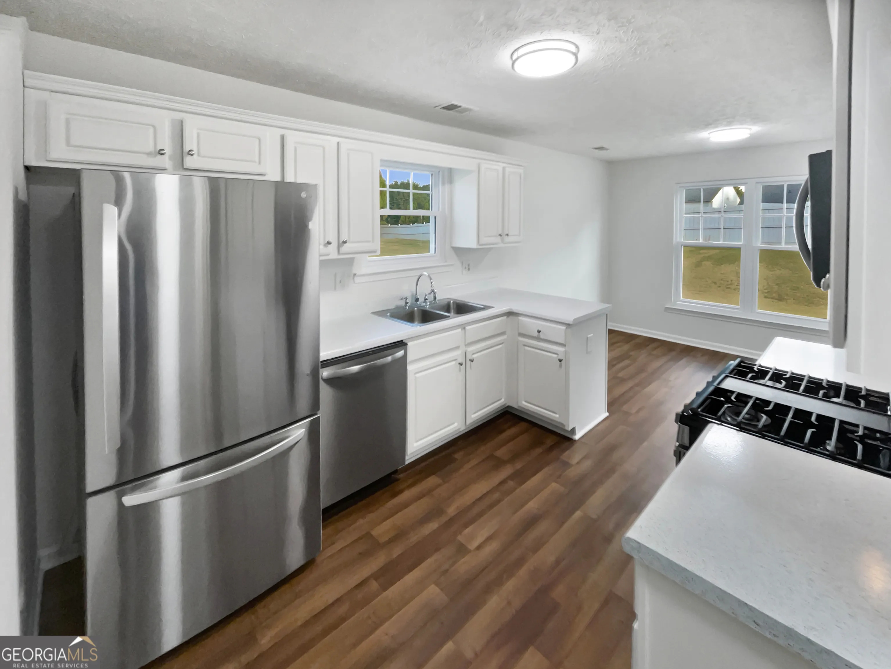 # 71 9562 Lakeview Circle, ## 71