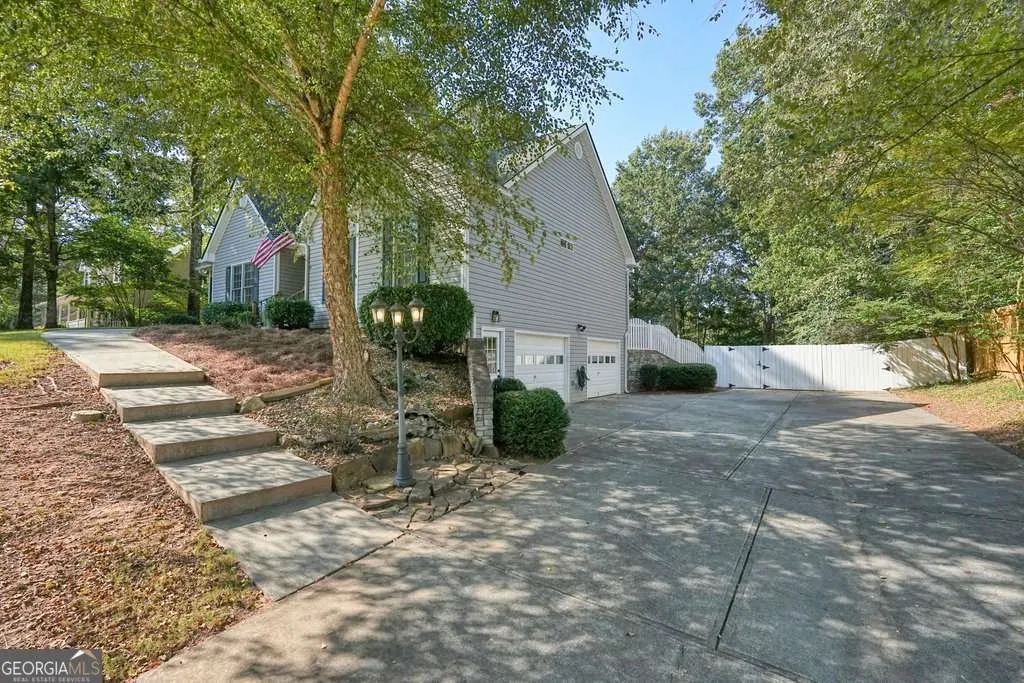 1124 Fieldstone Drive