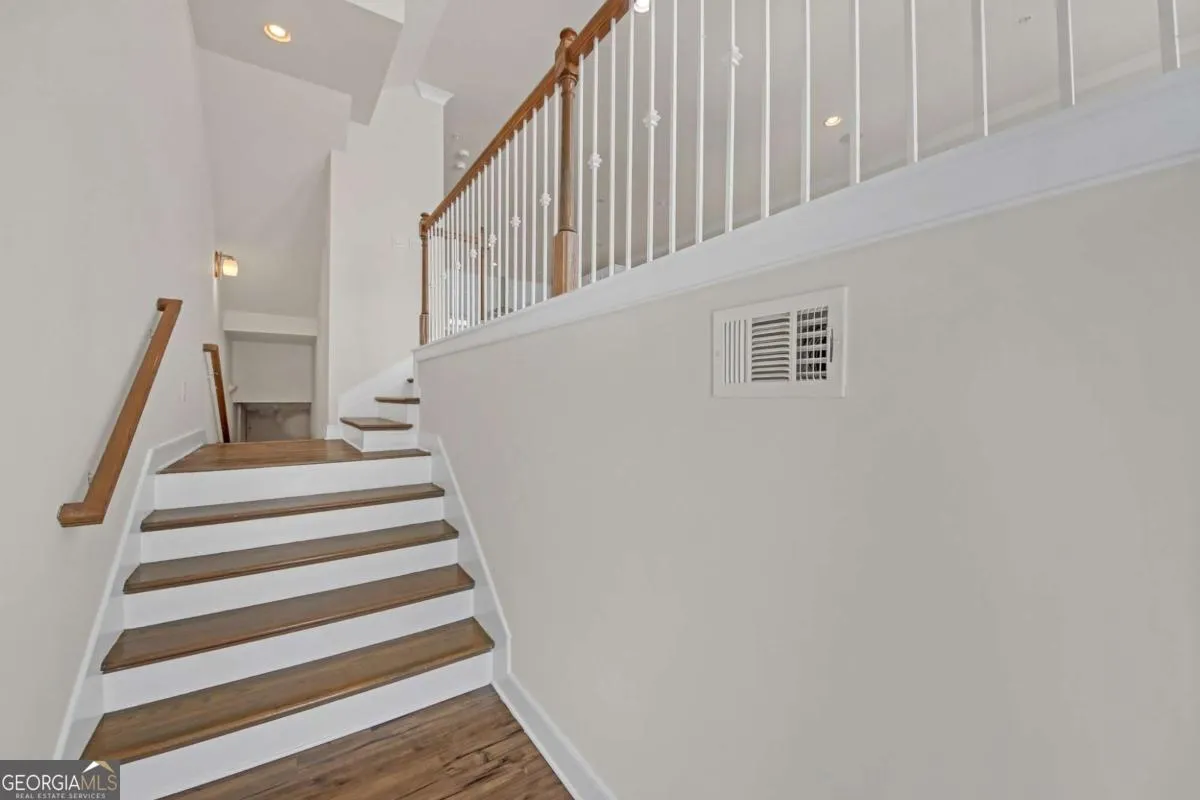 860 Stonehill Lane