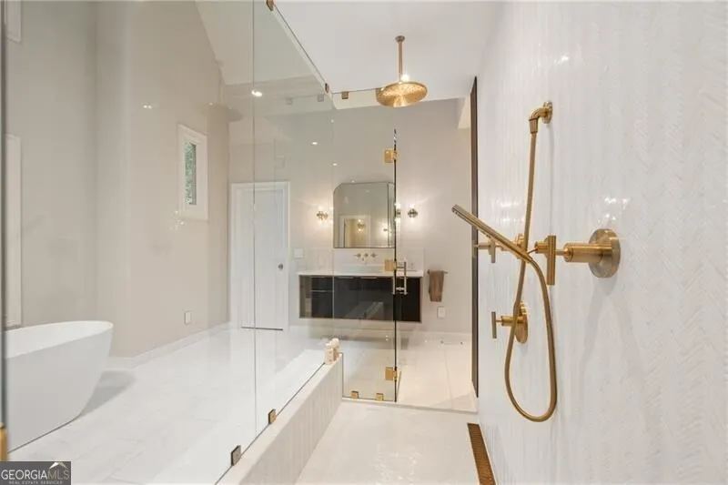 4435 PEMBERTON Cove