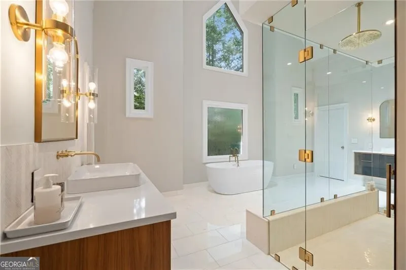 4435 PEMBERTON Cove