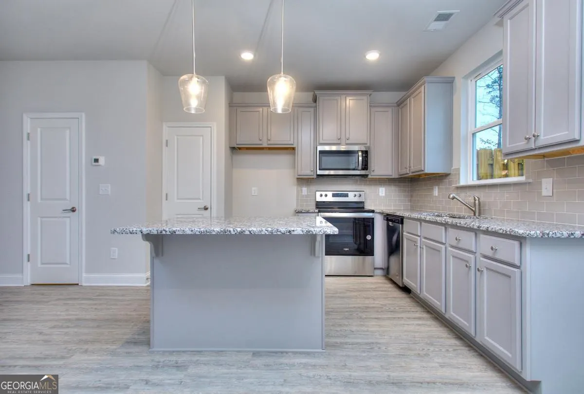 104 Greenview Court