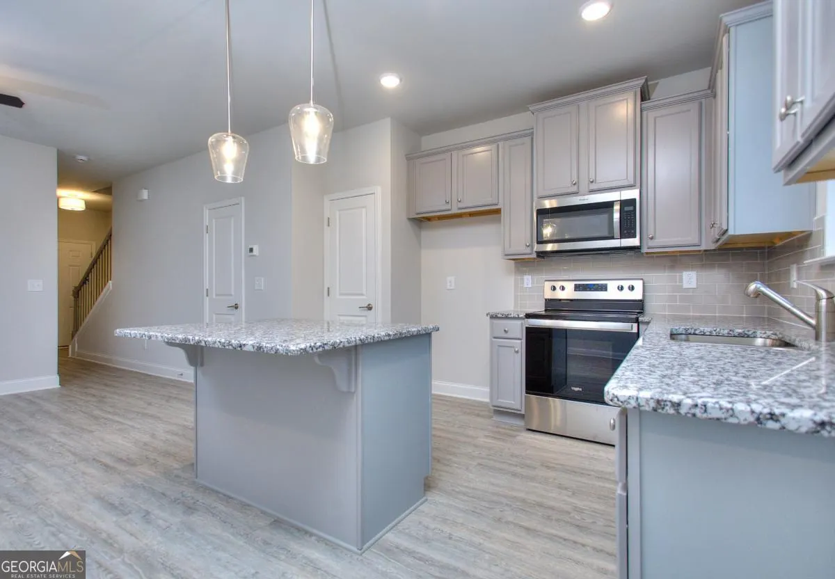104 Greenview Court