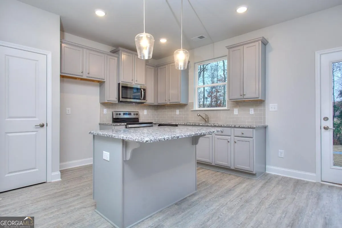 104 Greenview Court