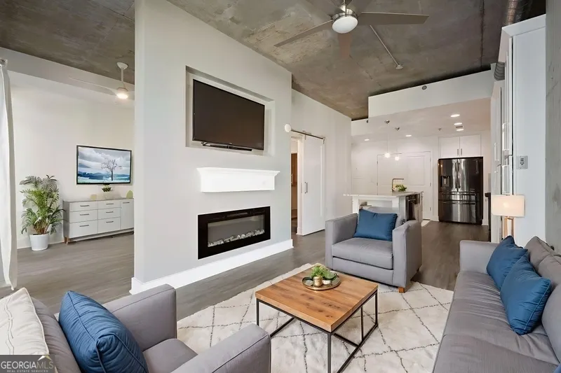 802 250 Pharr Road, #802