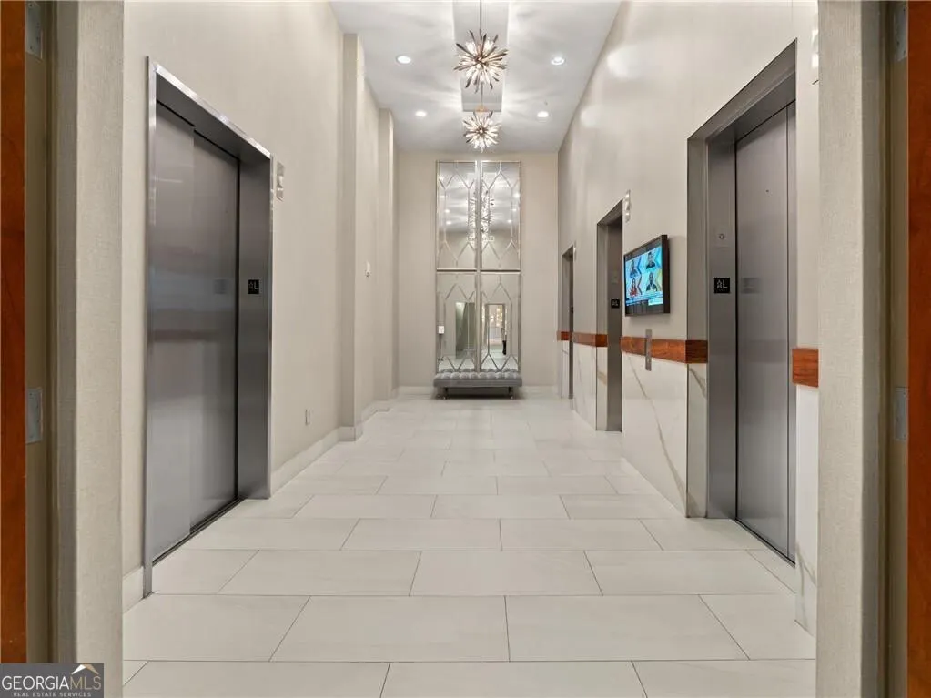 802 250 Pharr Road, #802