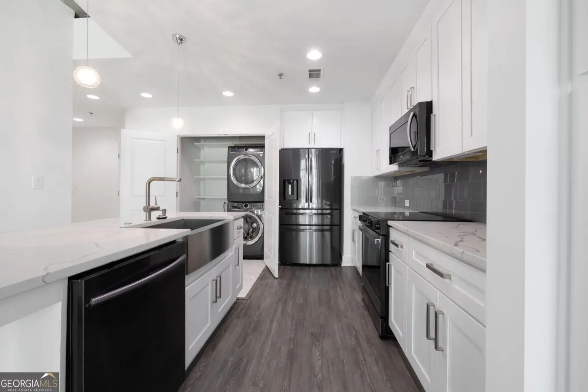 802 250 Pharr Road, #802