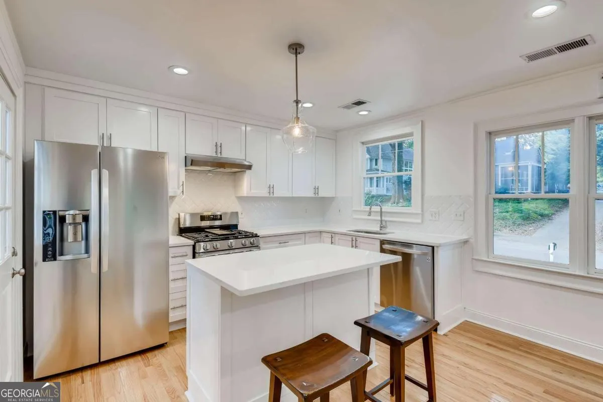 1253 NW Francis Street NW