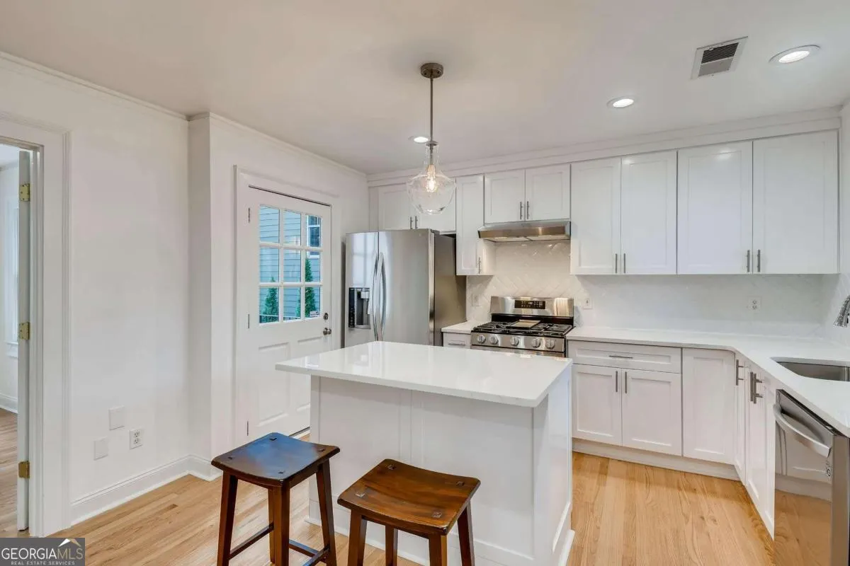 1253 NW Francis Street NW