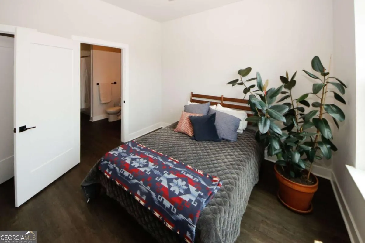 2 764 Memorial Drive SE, #2