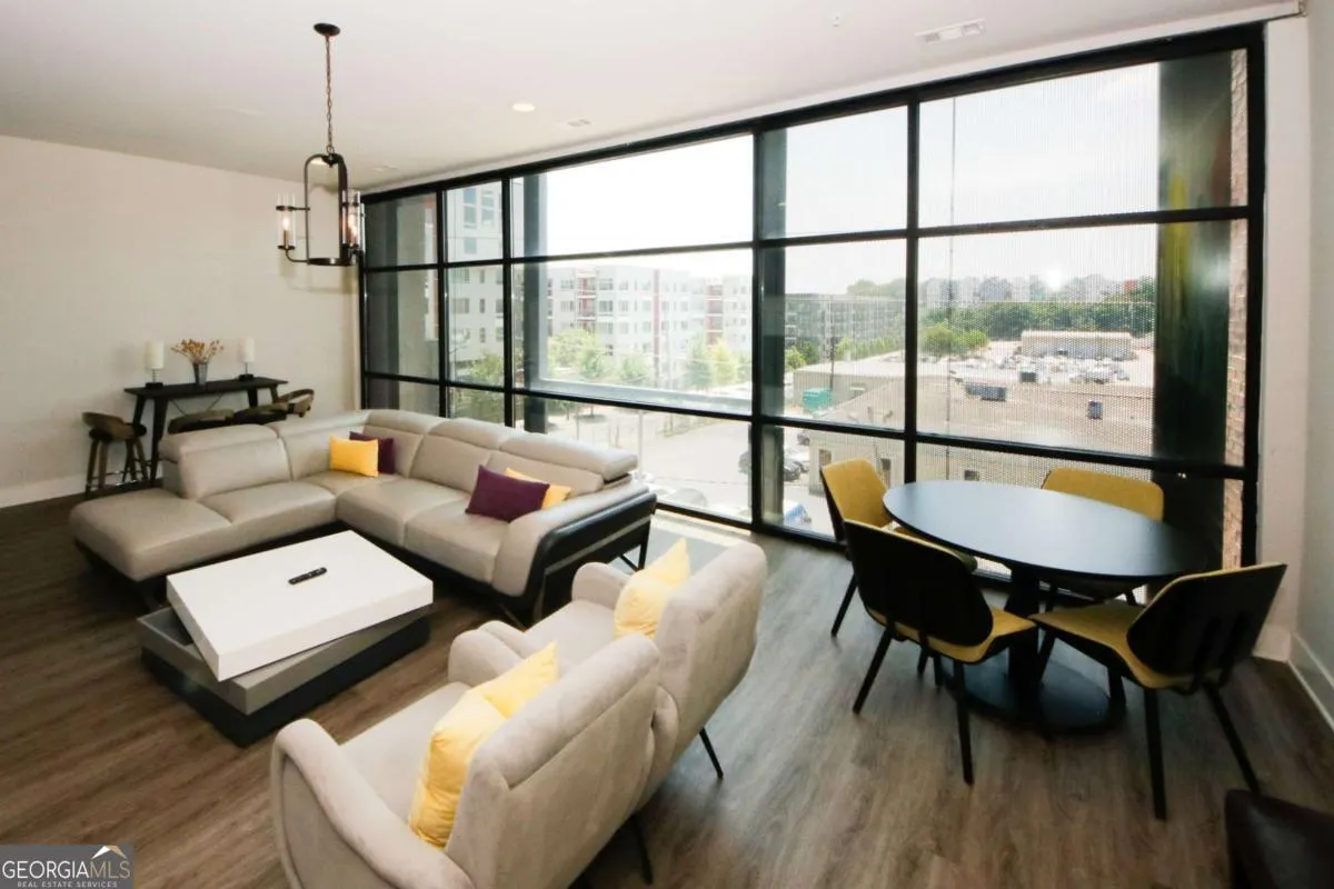 2 764 Memorial Drive SE, #2