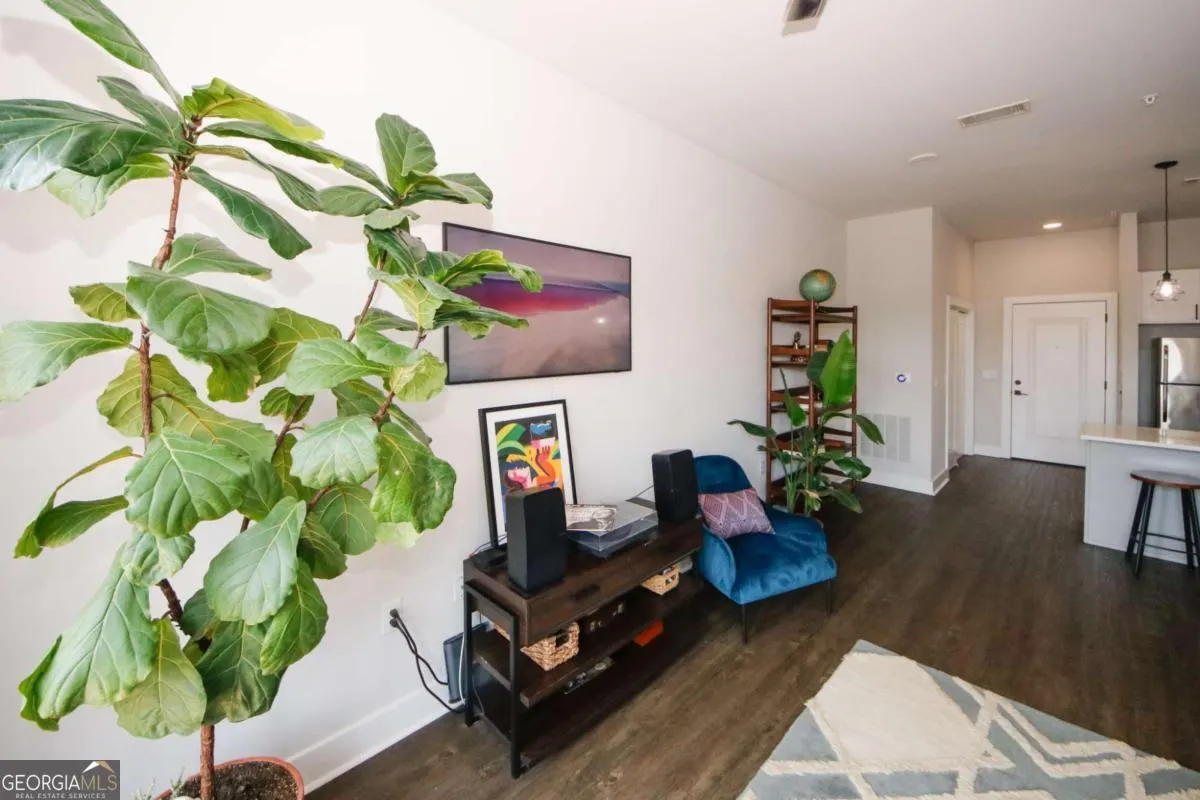 2 764 Memorial Drive SE, #2