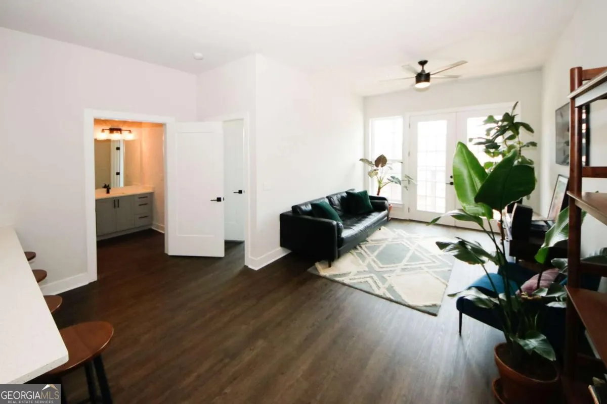 2 764 Memorial Drive SE, #2