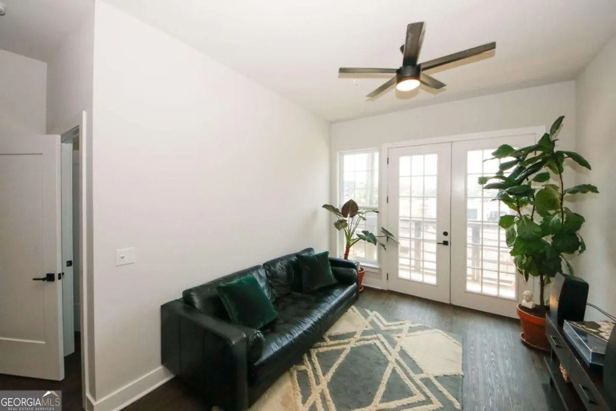 2 764 Memorial Drive SE, #2