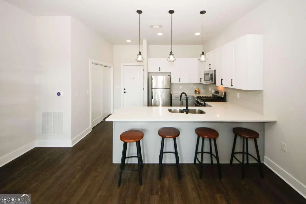 2 764 Memorial Drive SE, #2