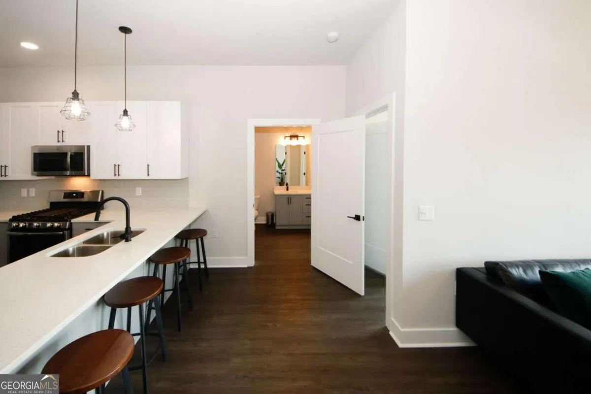 2 764 Memorial Drive SE, #2