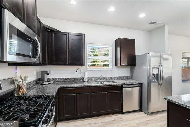 5056 Rapahoe Trail