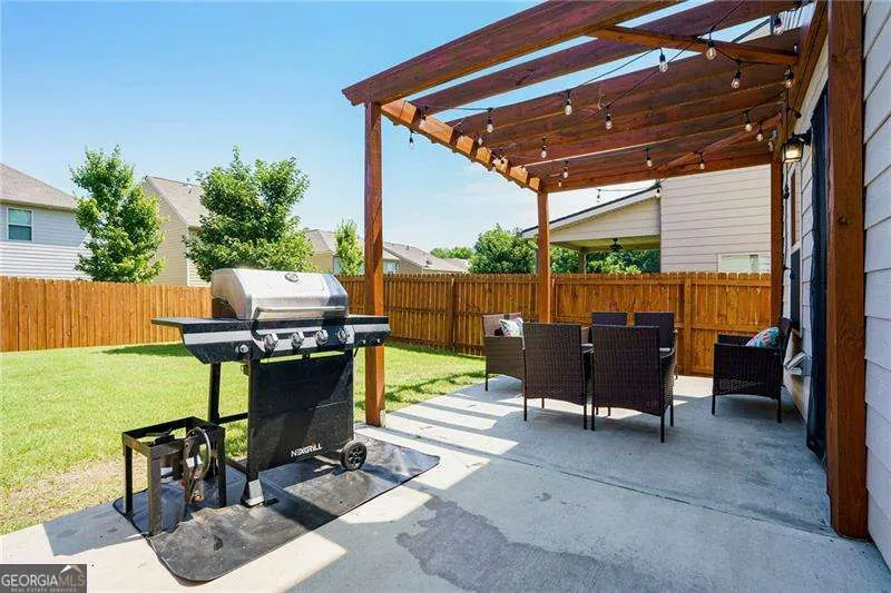 5056 Rapahoe Trail