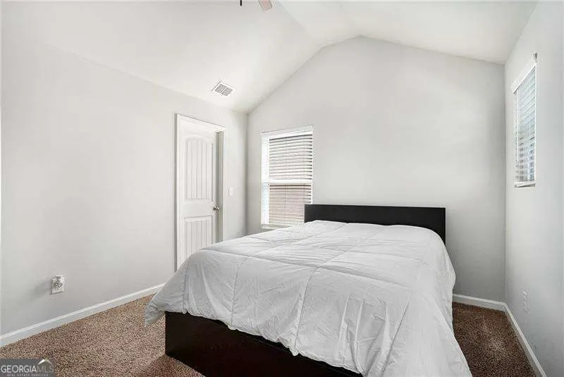 5056 Rapahoe Trail