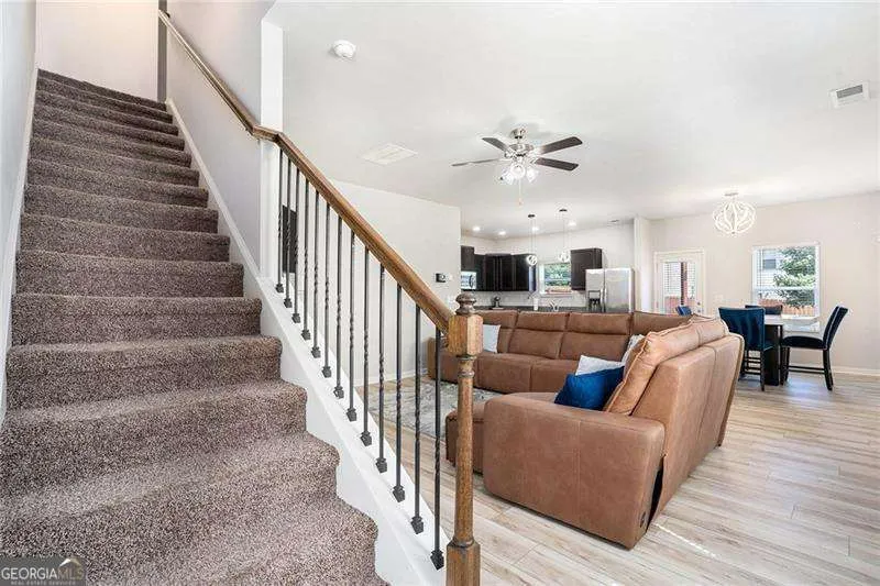 5056 Rapahoe Trail