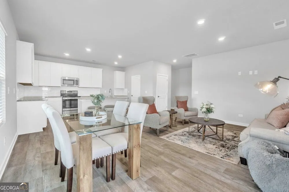 141 152 Post Oak Drive, #141