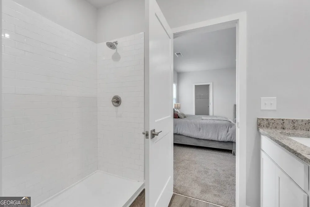 141 152 Post Oak Drive, #141