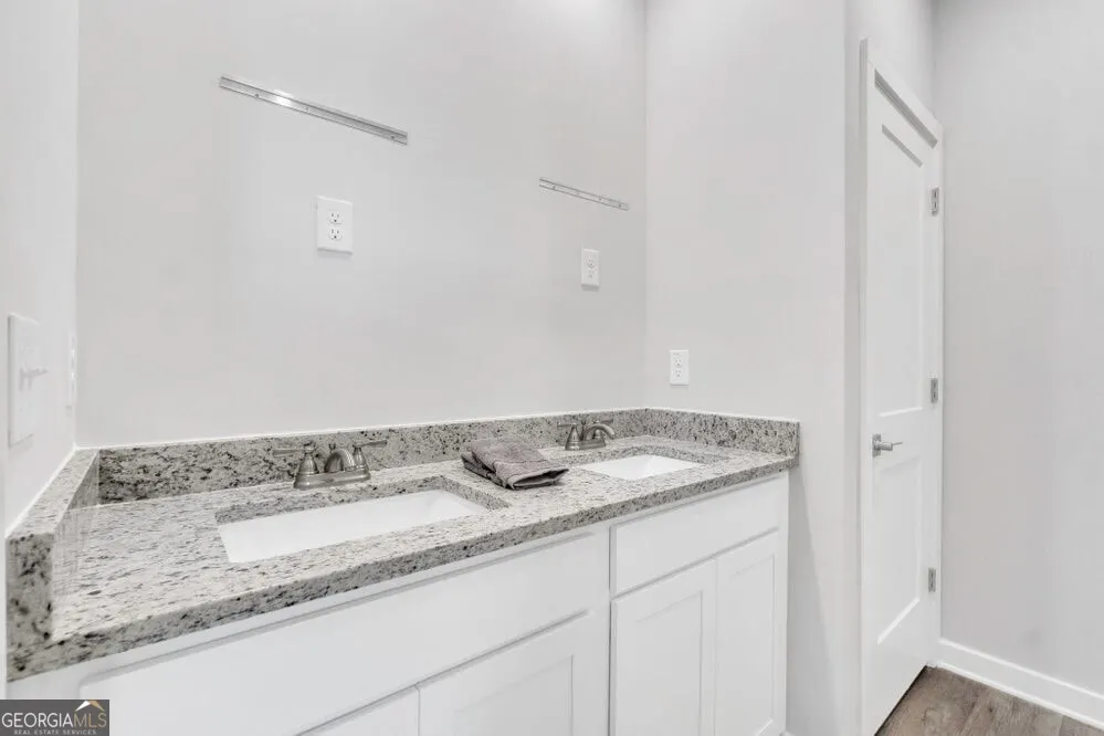 141 152 Post Oak Drive, #141