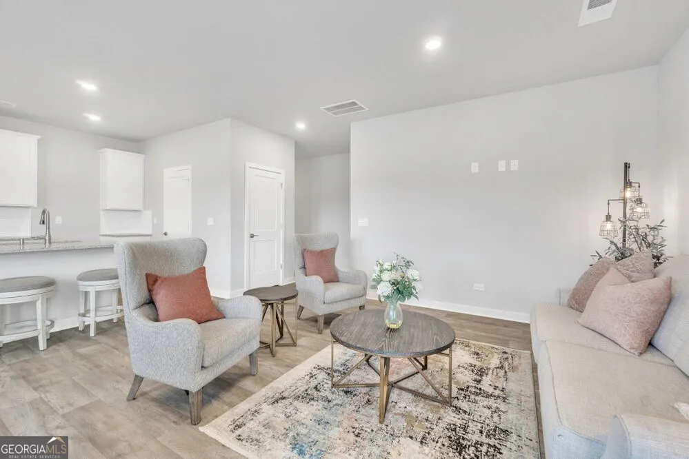 141 152 Post Oak Drive, #141