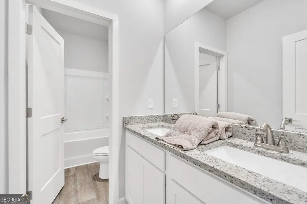 141 152 Post Oak Drive, #141