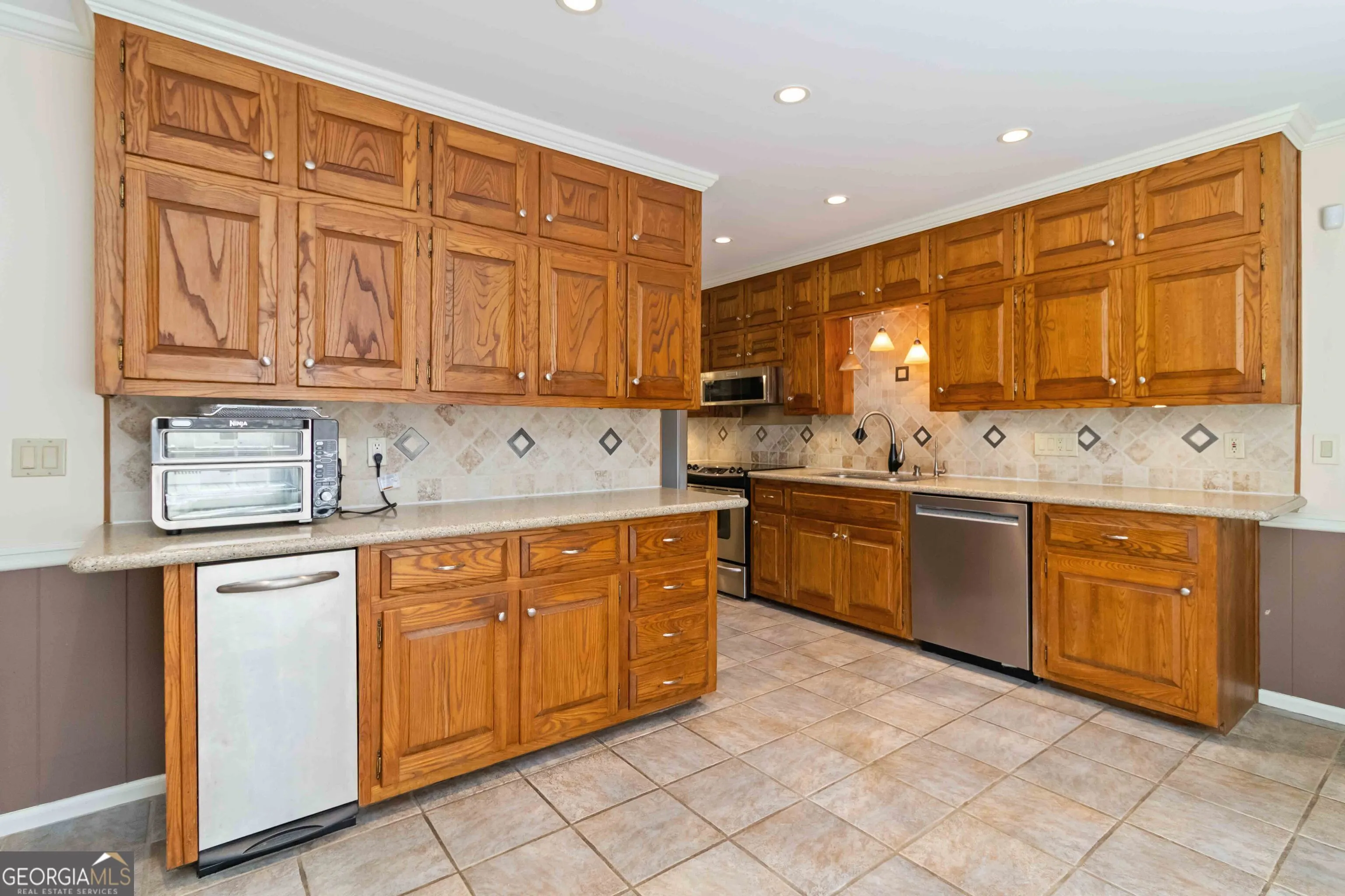 3541 CASTLEHILL Court