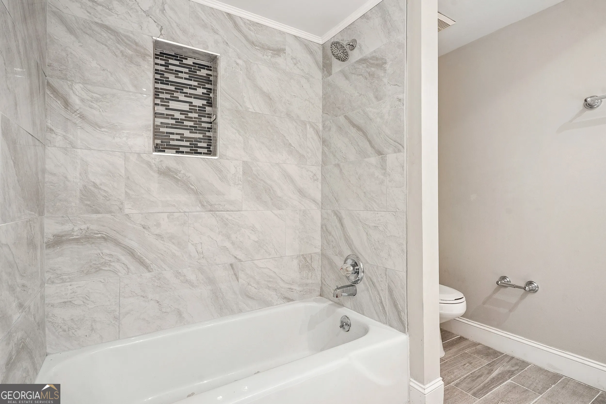 F32 6851 Roswell Road, #F32