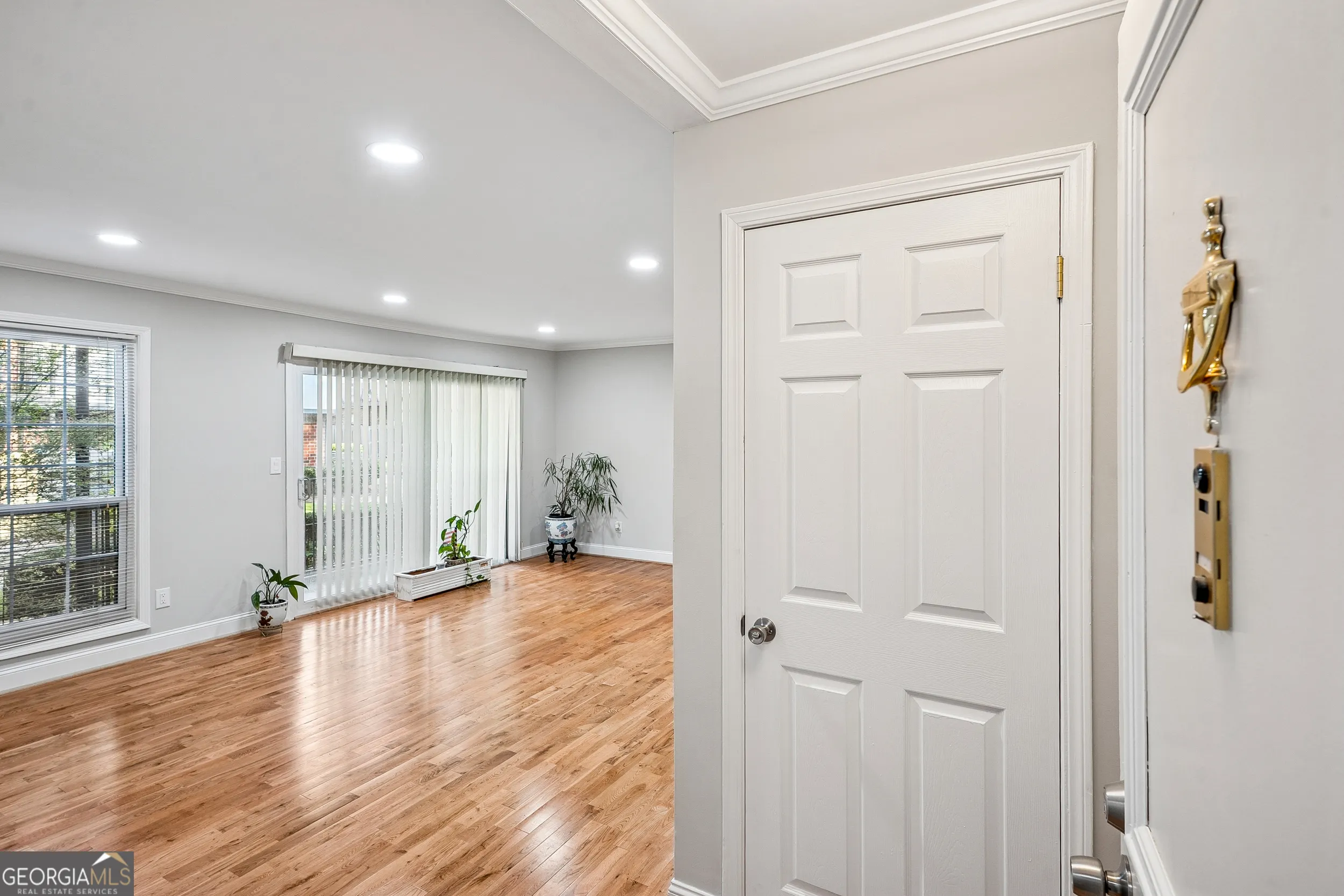 F32 6851 Roswell Road, #F32