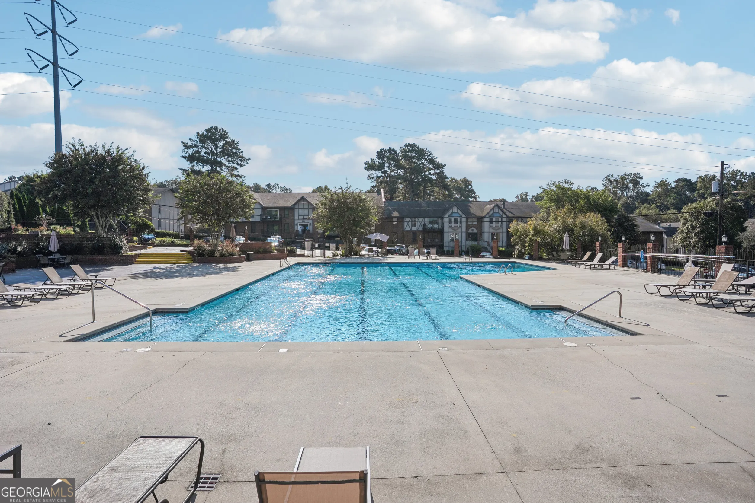 F32 6851 Roswell Road, #F32