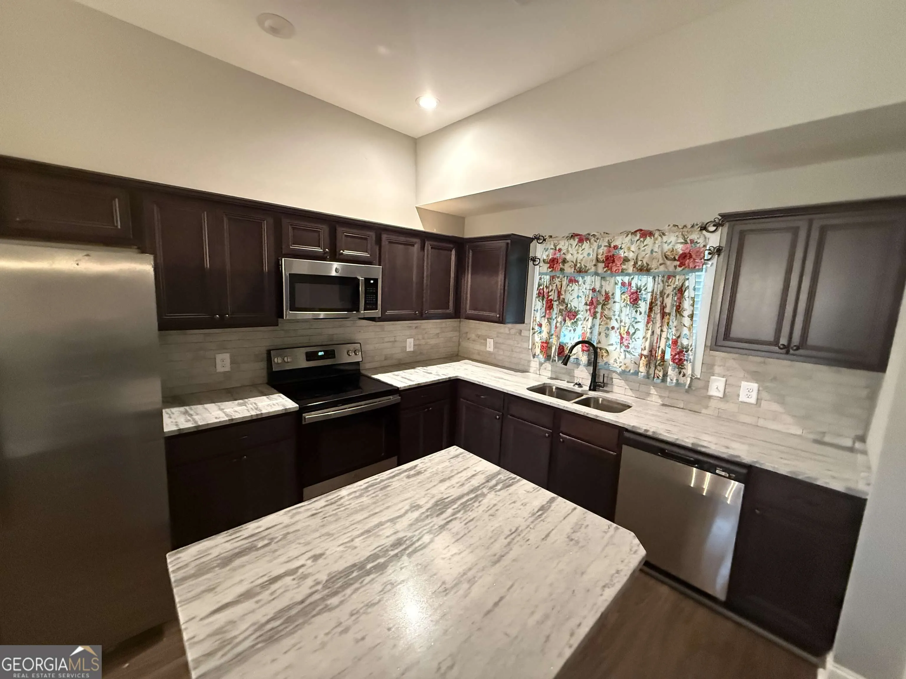 215 Red Tail Circle
