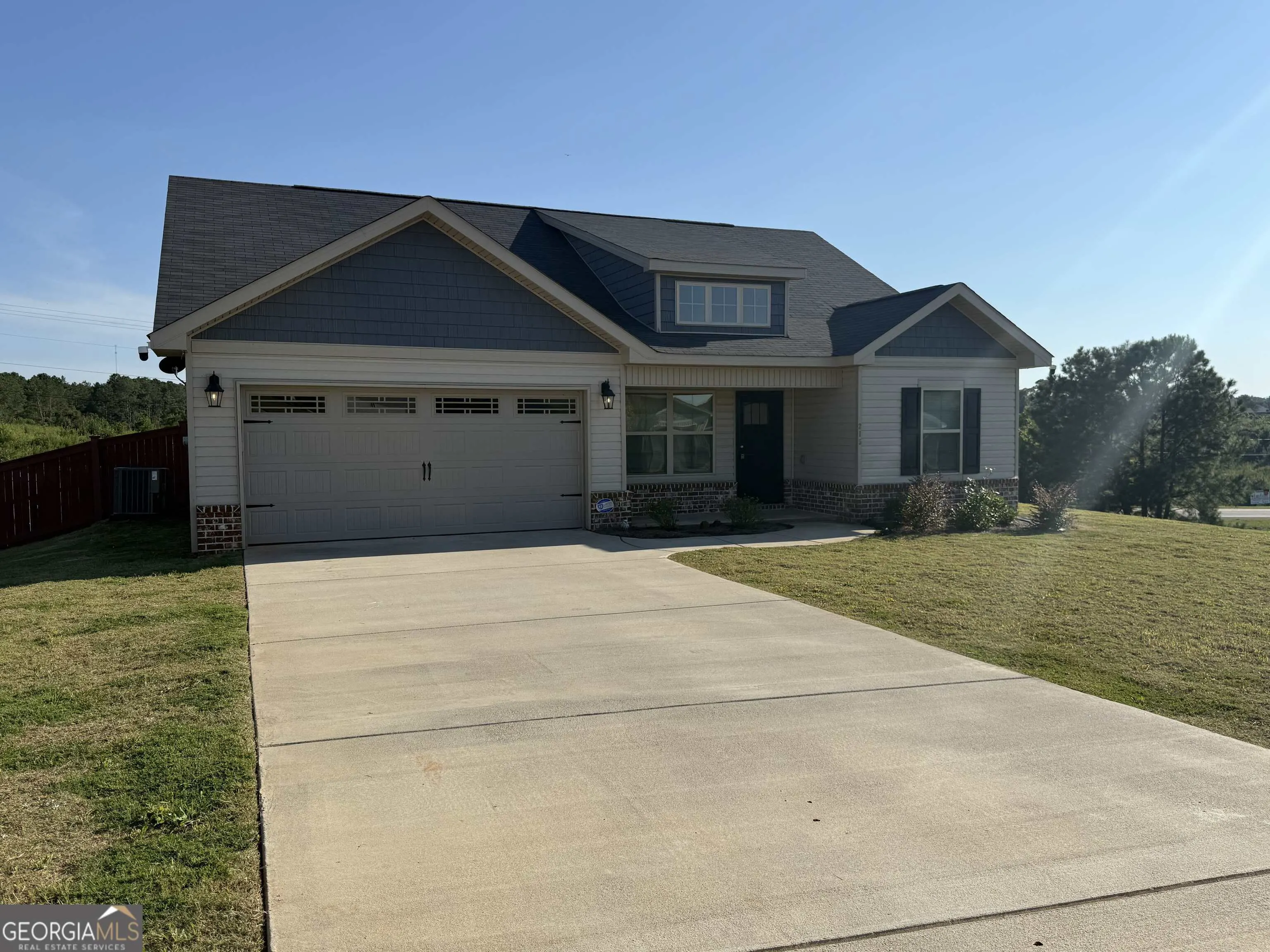 215 Red Tail Circle